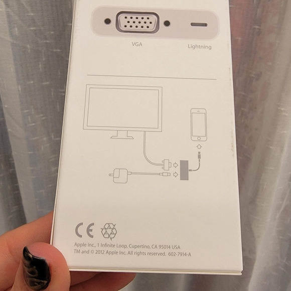 Apple Lightening to VGA Adapter New in Box - Picture 7 of 8